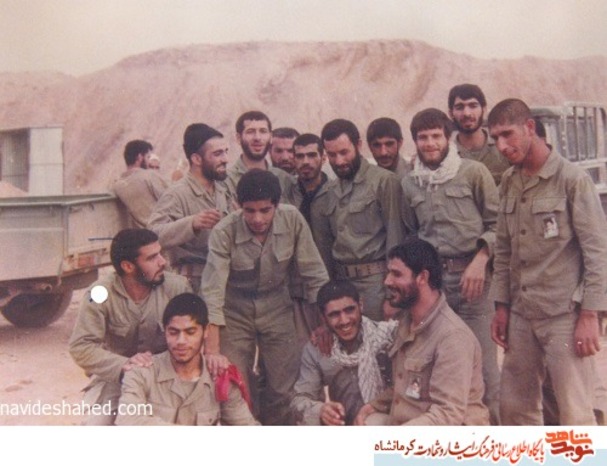 شهید عبدالله رحیمی- ردیف دوم - سمت چپ نفر اول