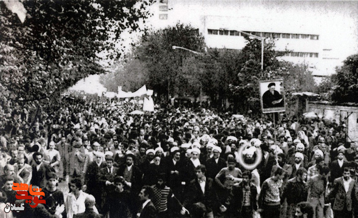 راهپیمایی بزرگی قبل از پیروزی انقلاب از خیابان فلسطین رشت به سمت ورزشگاه تختی – سال ۱۳۵۷
