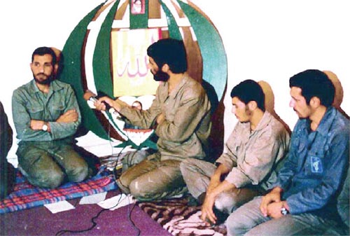مانند امام حسین (ع) در جنگ وارد شدیم و مانند امام حسین (ع) شهید می شویم مانند امام حسین (ع) در جنگ وارد شدیم و مانند امام حسین (ع) شهید می شویم