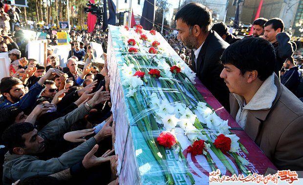تشییع پیکر پاک سه سرباز شهید گمنام امام زمان(عج) تشییع پیکر پاک سه سرباز شهید گمنام امام زمان(عج)