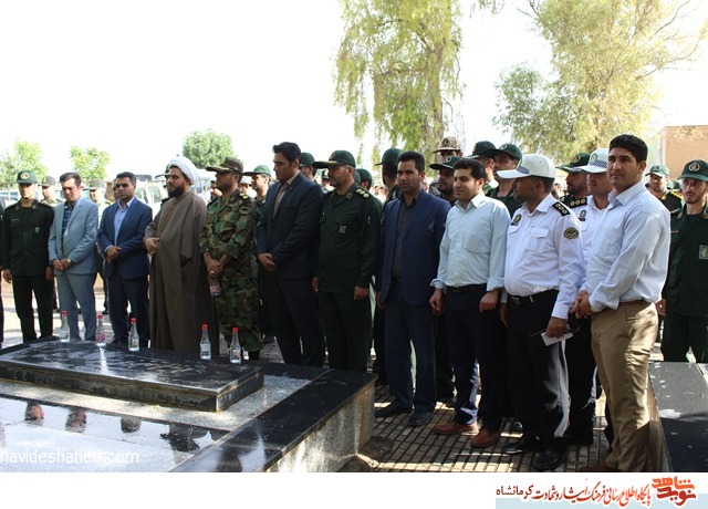 مراسم غبارروئی و عطر افشانی مزار شهدای شهرستان گیلانغرب برگزارشد+ تصاویر