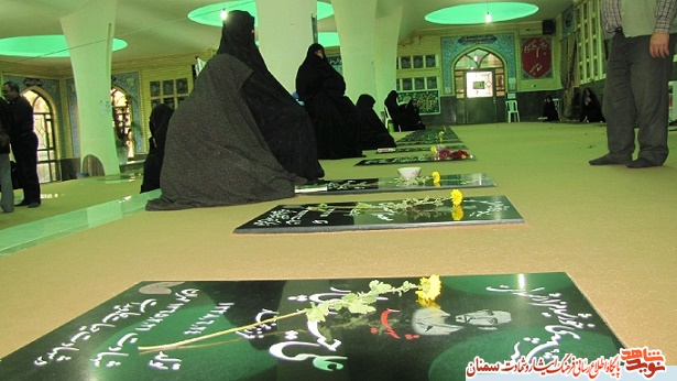 در هفته دفاع مقدس گلزار شهدای مهدیشهر گلباران شد در هفته دفاع مقدس گلزار شهدای مهدیشهر گلباران شد