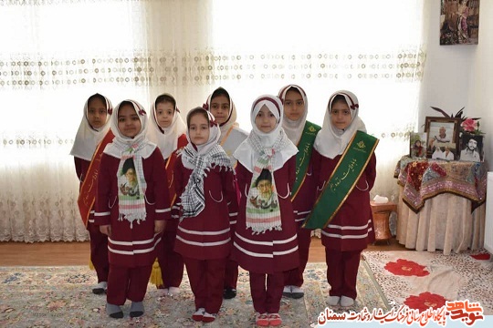 دیدار دانش آموزان مدرسه دخترانه شاهد شاهرود از همسر شهید عباس دوست محمدی دیدار دانش آموزان مدرسه دخترانه شاهد شاهرود از همسر شهید عباس دوست محمدی