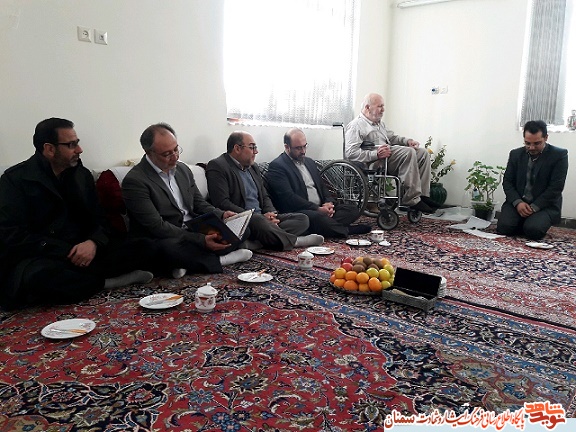 دیدار با خانواده شهیدان متقی نسب و صلواتیان به مناسبت هفته بسیج دیدار با خانواده شهیدان متقی نسب و صلواتیان به مناسبت هفته بسیج