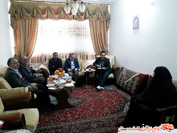 دیدار با خانواده شهیدان متقی نسب و صلواتیان به مناسبت هفته بسیج دیدار با خانواده شهیدان متقی نسب و صلواتیان به مناسبت هفته بسیج