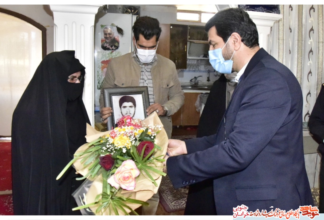 دیدار استاندار خراسان جنوبی با خانواده شهید عبدالله رحمانی بمرود در شهرستان زیرکوه انجام شد