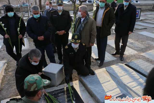 گزارش تصویری |آیین گلباران مزار شهدا به مناسبت ایام الله دهه فجر و چهل و دومین سالگرد پیروزی انقلاب اسلامی