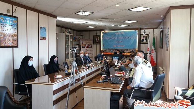 تجلیل از نویسندگان و فعالان فضای مجازی در زنجان به روایت تصویر