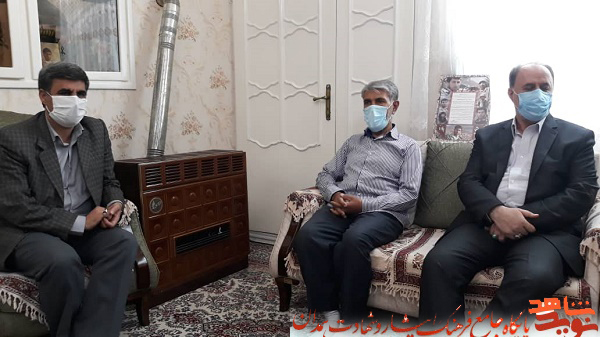 مجید صفدریان با خانوادههای شهدا دیدار کرد مجید صفدریان با خانوادههای شهدا دیدار کرد