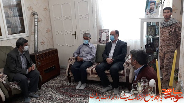 مجید صفدریان با خانوادههای شهدا دیدار کرد مجید صفدریان با خانوادههای شهدا دیدار کرد