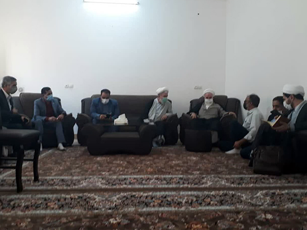 خانواده های شهدا دارای جایگاه والایی هستند