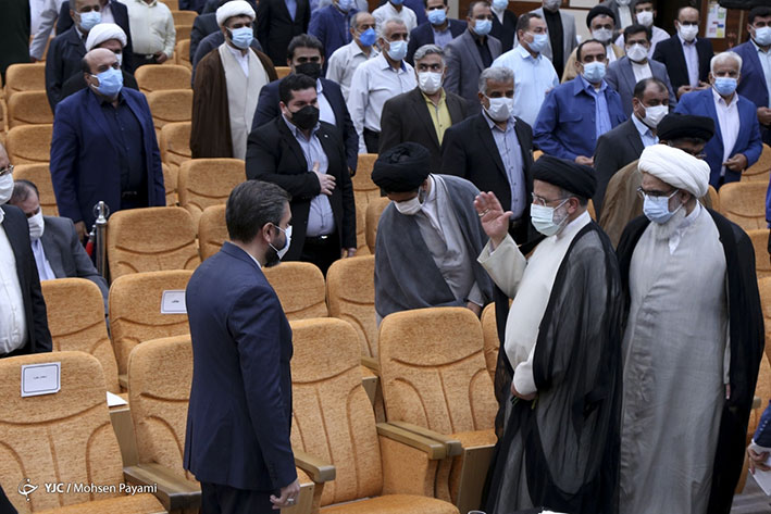 بنیاد شهید باید نهادی رجوع کننده باشد