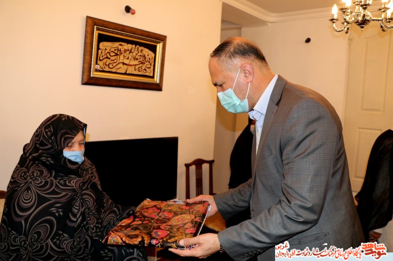 گزارش تصویری/دیدار با خانواده های شهید معظم «صمد حاجیلو» و جانبار گرانقدر «بیت الله رستمی»