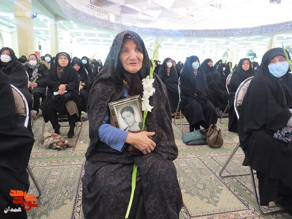 گزارش تصویری| تجلیل از مادران شهدا (۱)