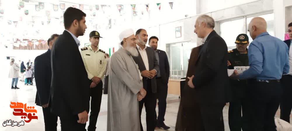افتتاح نمایشگاه کتاب ایثار و شهادت استان هرمزگان افتتاح نمایشگاه کتاب ایثار و شهادت استان هرمزگان