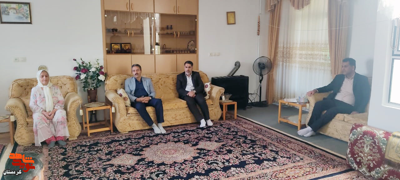 دیدار و تجلیل از خانواده‌های شاهد و ایثارگر در سنندج و مریوان