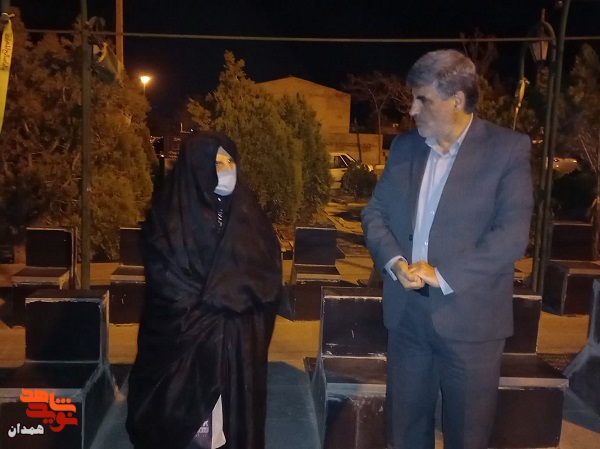 گزارش تصویری| لحظه تحویل سال در گلزار شهدا