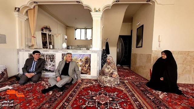 دیدار سرپرست بنیاد استان آذربایجان شرقی با ۵ خانواده شهید در تبریز
