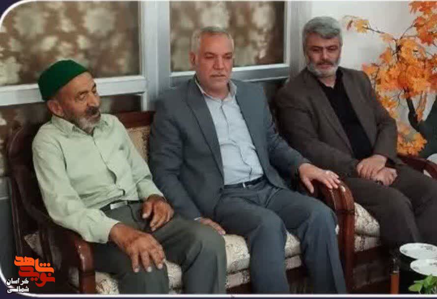 شهدا مسیر عزت و شرف را در برابر ملت ایران قرار دادند