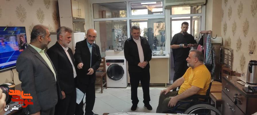 جمعی از مسئولین سازمان ها با جانبازان در آسایشگاه بهشتی تهران دیدار کردند