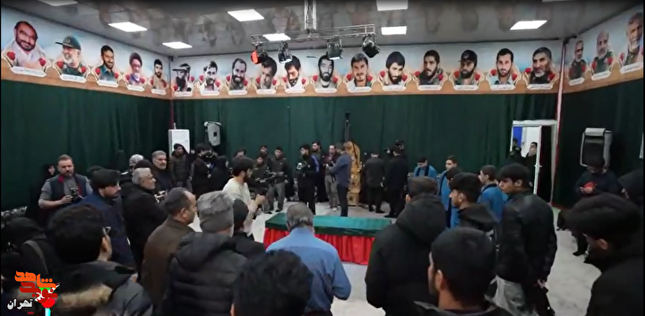 کلیپ/ روایتی از دلدادگی به اهل‌بیت(ع) در دیدار با خانواده شهدای مردمی اغتشاشات...