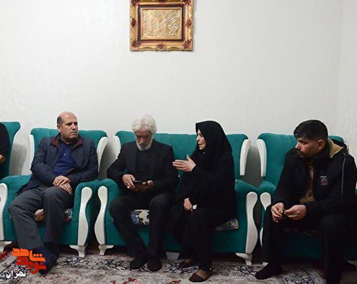 دیدار مدیرکل بنیاد شهید تهران بزرگ با خانواده شهدای مردمی اغتشاشات تروریستی...