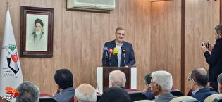 ۳۶ کتاب، ۷۰ هزار سند و یک پیام روشن؛ انقلاب با...