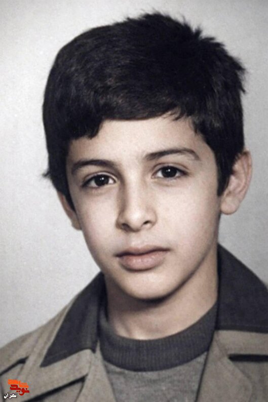 با یاد شهدا، راه حق را زنده نگه دارید