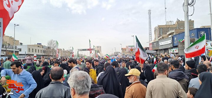 گزارش تصویری/ حضور پر شور مردم تهران در راهپیمایی ۲۲ بهمن