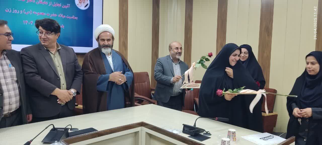 تجلیل از دختران نخبه شاهد به مناسبت روز دختر