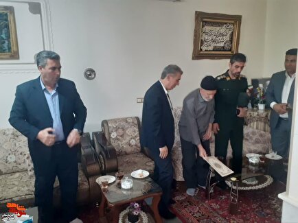 دیدار و تجلیل از خانواده معظم شهدای شهر سلماس