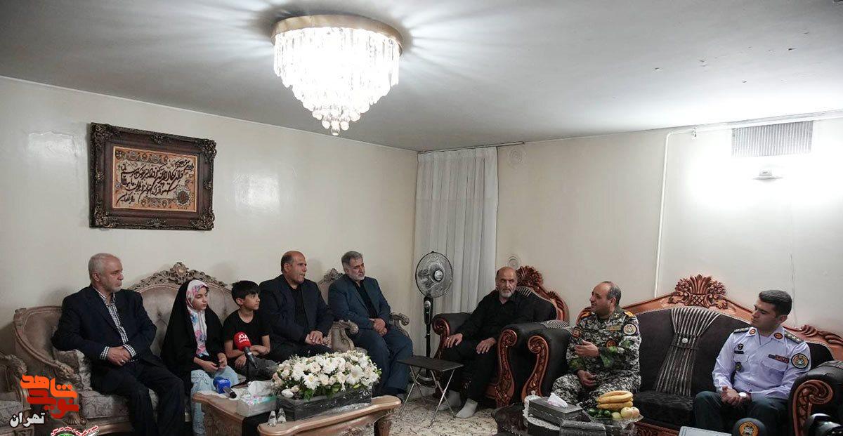 دیدار مدیرکل بنیاد شهید تهران با خانواده شهیدان علیرضا بوستان‌افروز، مرتضی طیب مسعود و جابر بیات