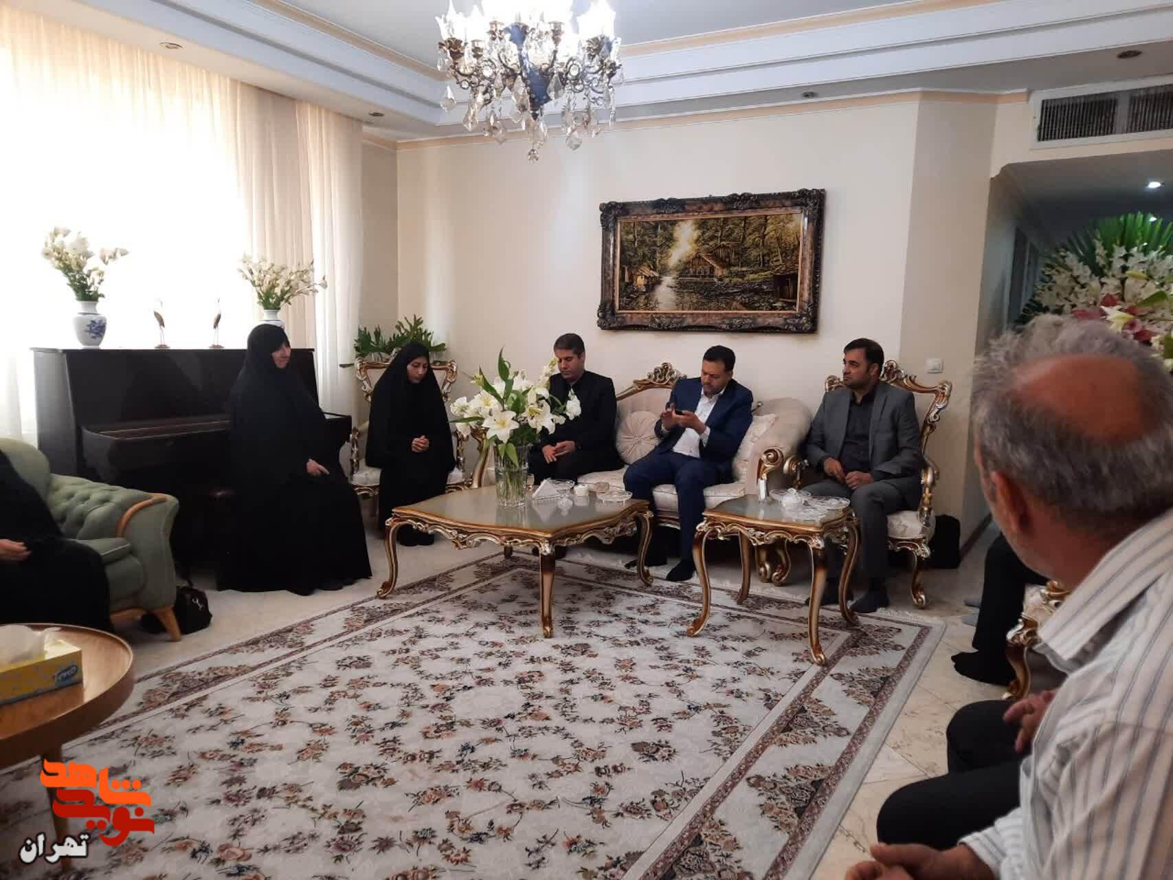 دیدار باشکوه مسئولان با خانواده شهید دانش‌آموز «متین صفائیان»