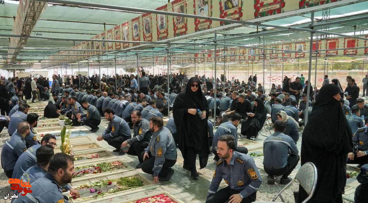 ادای احترام کارکنان یگان حفاظت متروی تهران به مقام شامخ شهدای