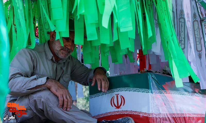 خاکسپاری شهدای تعرض رژیم کودک‌کش صهیونیستی به کشورمان در گلزار شهدا