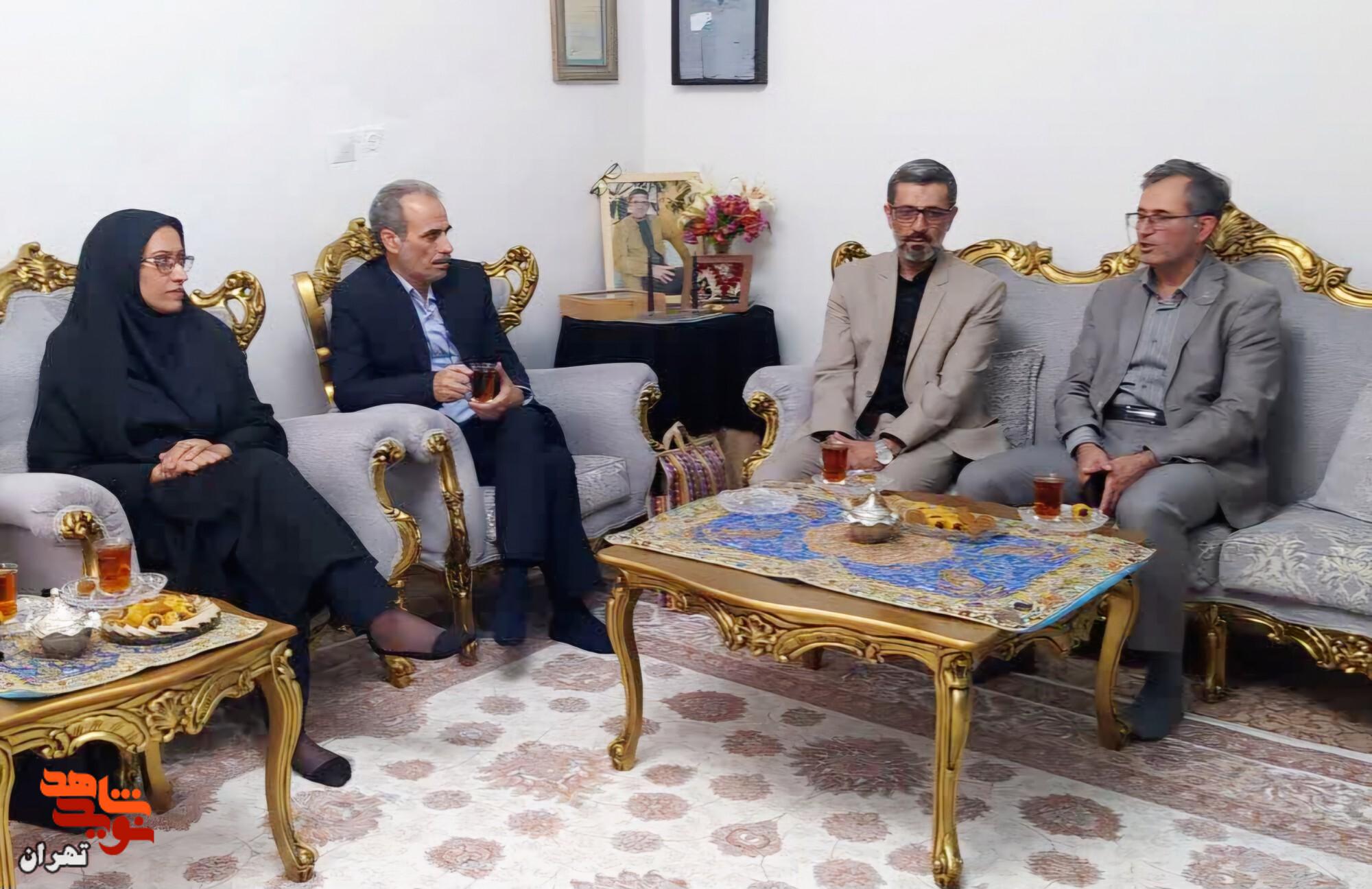 دیدار رئیس دانشگاه خوارزمی با خانواده «شهید داوود دیده بان»
