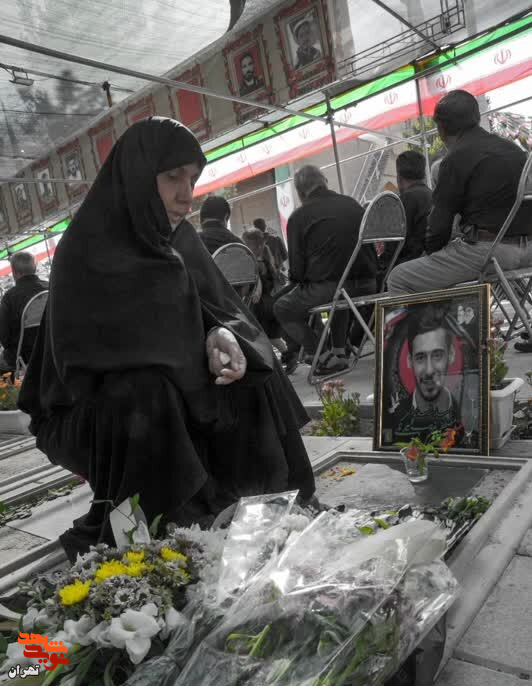 حال و هوای قطعه۴۲ بهشت زهرا(س) همزمان با مراسم چهلمین روز شهادت جمعی از شهدای “مقاومت ملی