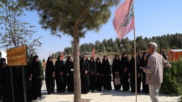 ارزشهای دفاع مقدس به نسل جوان منتقل شود/بازدید دانشجویان دانشگاه فرهنگیان از یادمان شهید گمنام موزه دفاع مقدس خراسان شمالی ارزشهای دفاع مقدس به نسل جوان منتقل شود/بازدید دانشجویان دانشگاه فرهنگیان از یادمان شهید گمنام موزه دفاع مقدس خراسان شمالی
