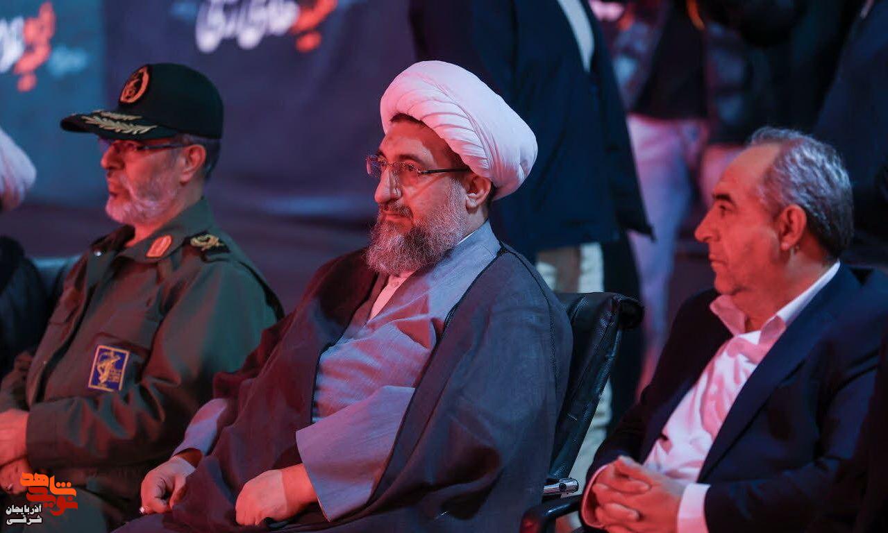 ویژهبرنامه «شبهای پرستاره» در گلزار شهدای تبریز برگزار شد ویژهبرنامه «شبهای پرستاره» در گلزار شهدای تبریز برگزار شد