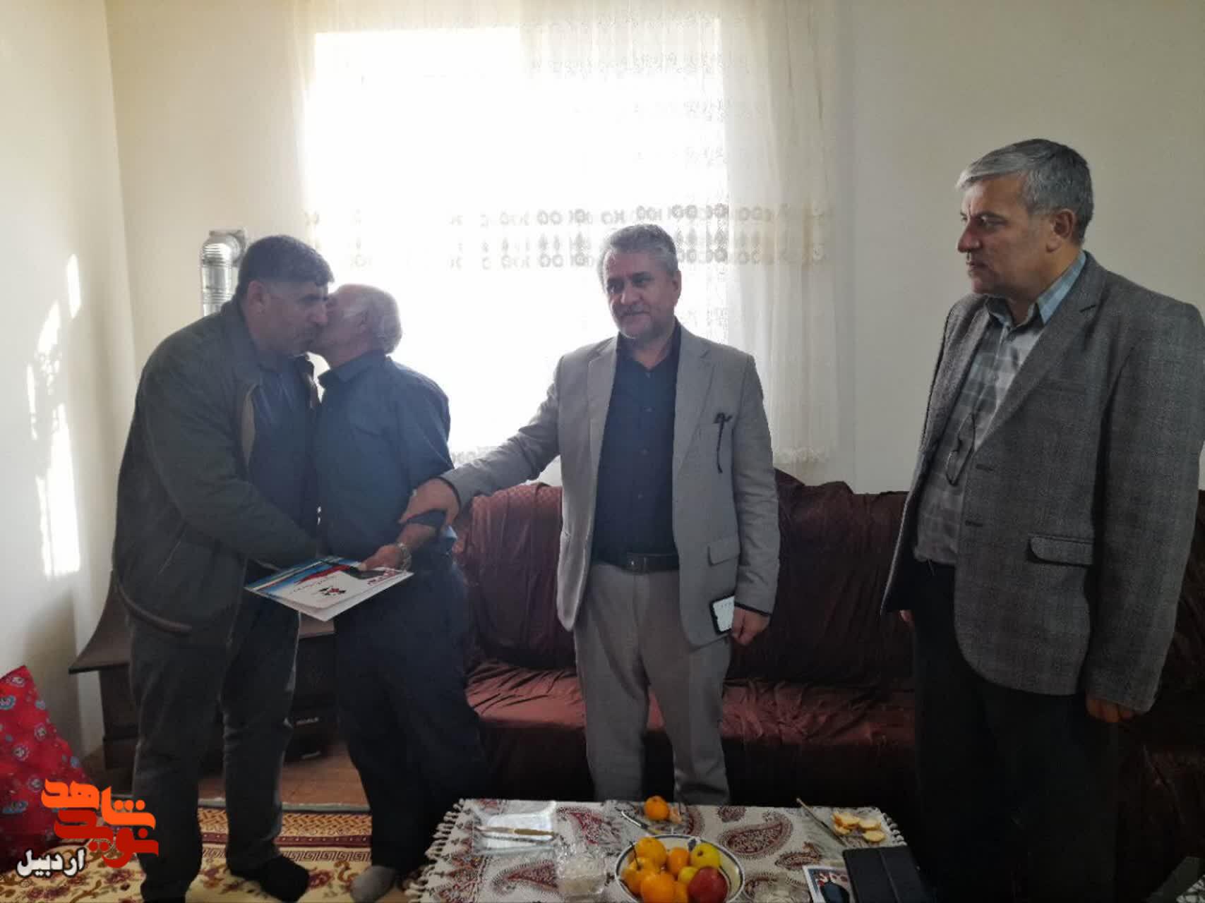 دیدار با جانبازان و خانوادههای معزز جانباز در خلخال دیدار با جانبازان و خانوادههای معزز جانباز در خلخال