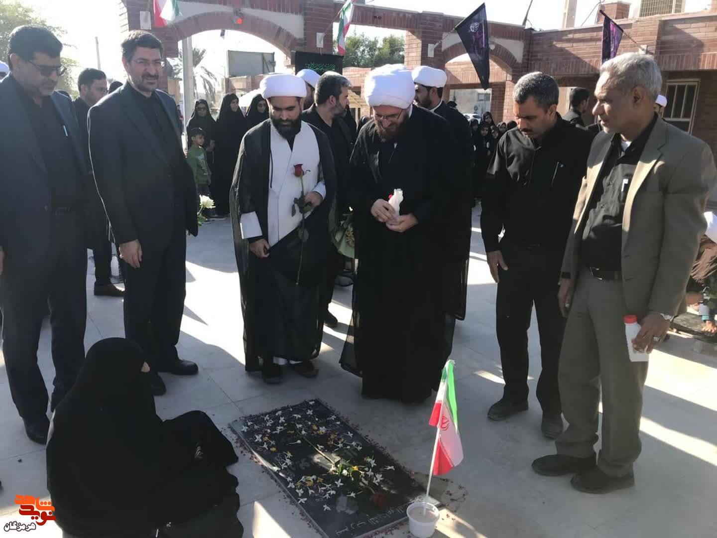 تکریم شهدا و دیدار با دانشآموزان در سفر امامجمعه موقت تهران به رودان تکریم شهدا و دیدار با دانشآموزان در سفر امامجمعه موقت تهران به رودان