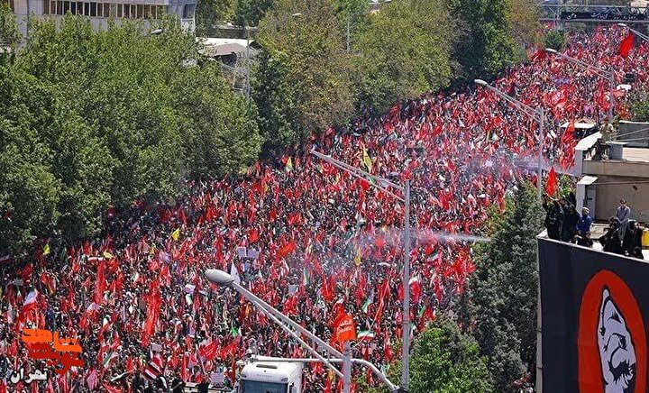 آغاز حماسه‌سازی مردم تهران در مراسم تشییع «رهبر شهید» (بخش سوم)