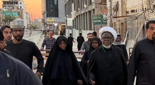 وداع عراقی‌ها با قائد شهید امت در نجف+ فیلم و تصاویر