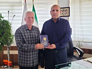 دیدار پدر شهید مدافع حرم «مهدی ذاکرحسینی» با مدیرکل...