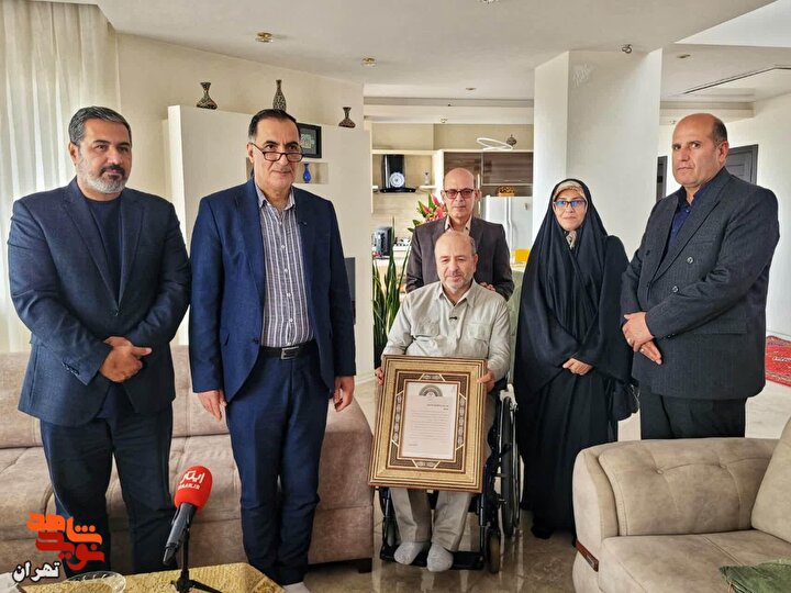 دیدارِ رئیس بنیاد شهید و امور ایثارگران با جانباز سرافراز «دکتر فرحزادی»