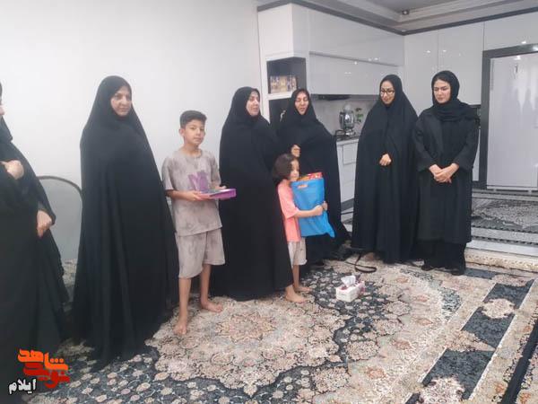 دیدار و تجلیل از خانواده شهید «حبیب زراموشی» از شهدای جنگ رمضان در چرداول دیدار و تجلیل از خانواده شهید «حبیب زراموشی» از شهدای جنگ رمضان در چرداول