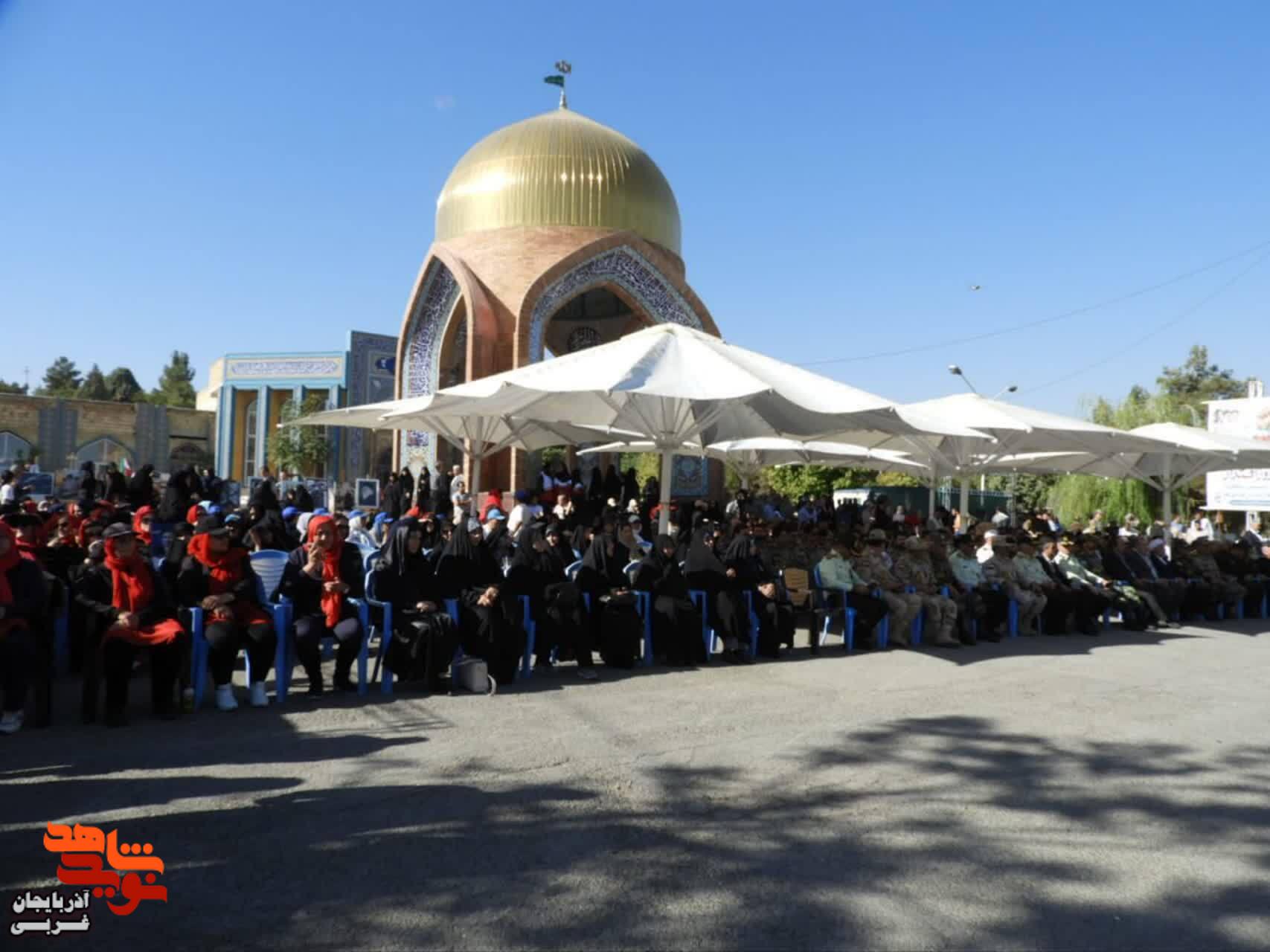 مراسم «میهمانی لاله‌ها» در گلزار شهدای ارومیه