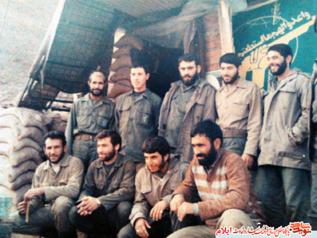 تصاویری از رزمندگان و فرماندهان استان در مناطق مختلف عملیاتی در ایام جنگ