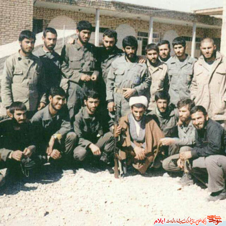 تصاویری از رزمندگان و فرماندهان استان در مناطق مختلف عملیاتی در ایام جنگ