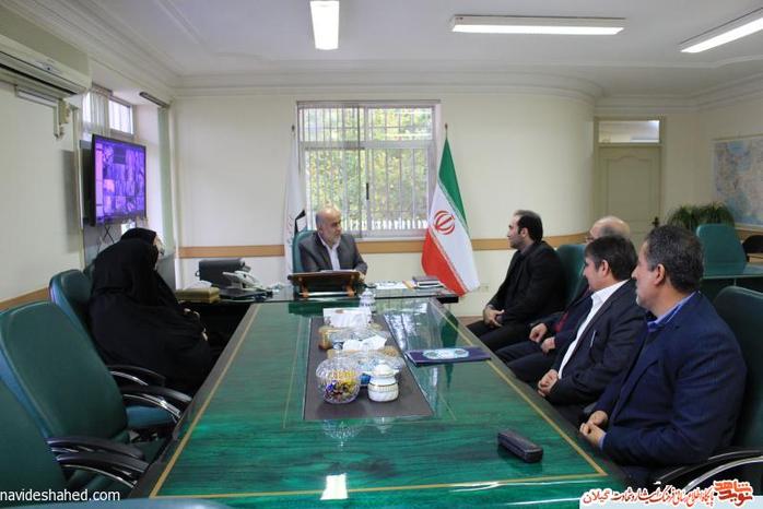 نشست صمیمی با مدیرکل بنیاد شهید و ا مور ایثارگران گیلان